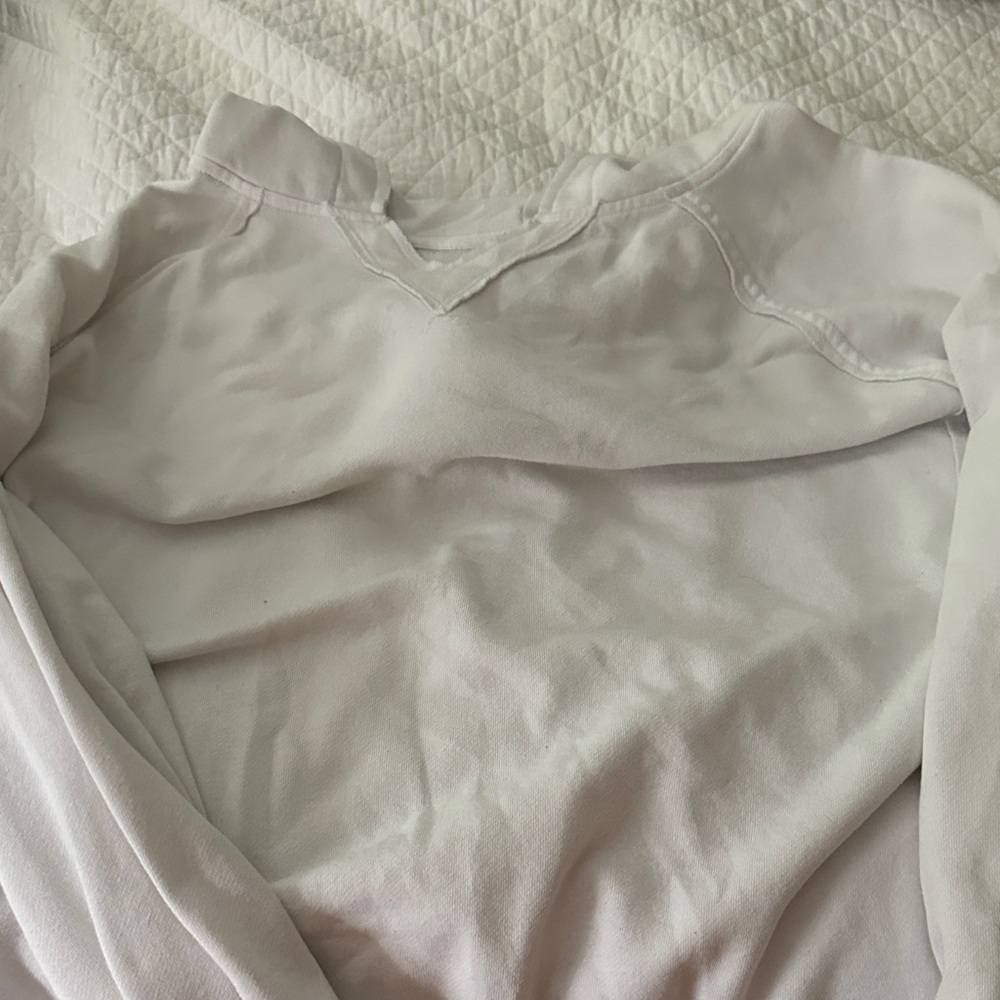 American Eagle Outfitters White Sweatshirt